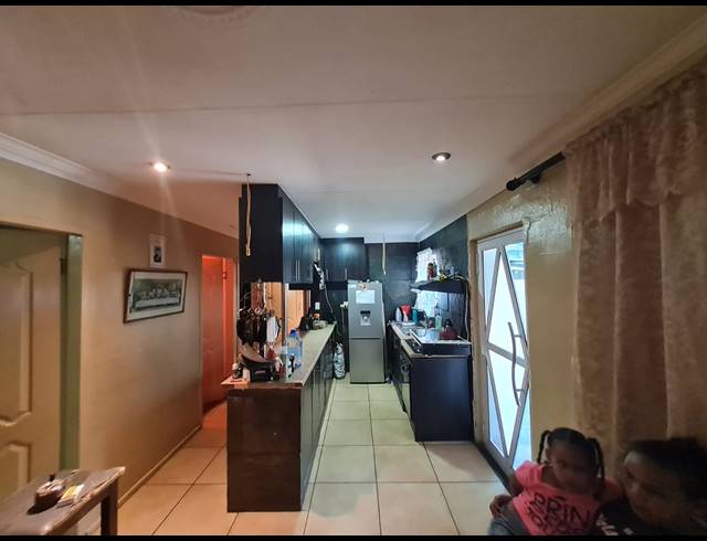 3 BEDROOM FREESTANDING SOLD IN LENTEGEUR